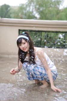 雷电将军把乳液喂给八重神子图片